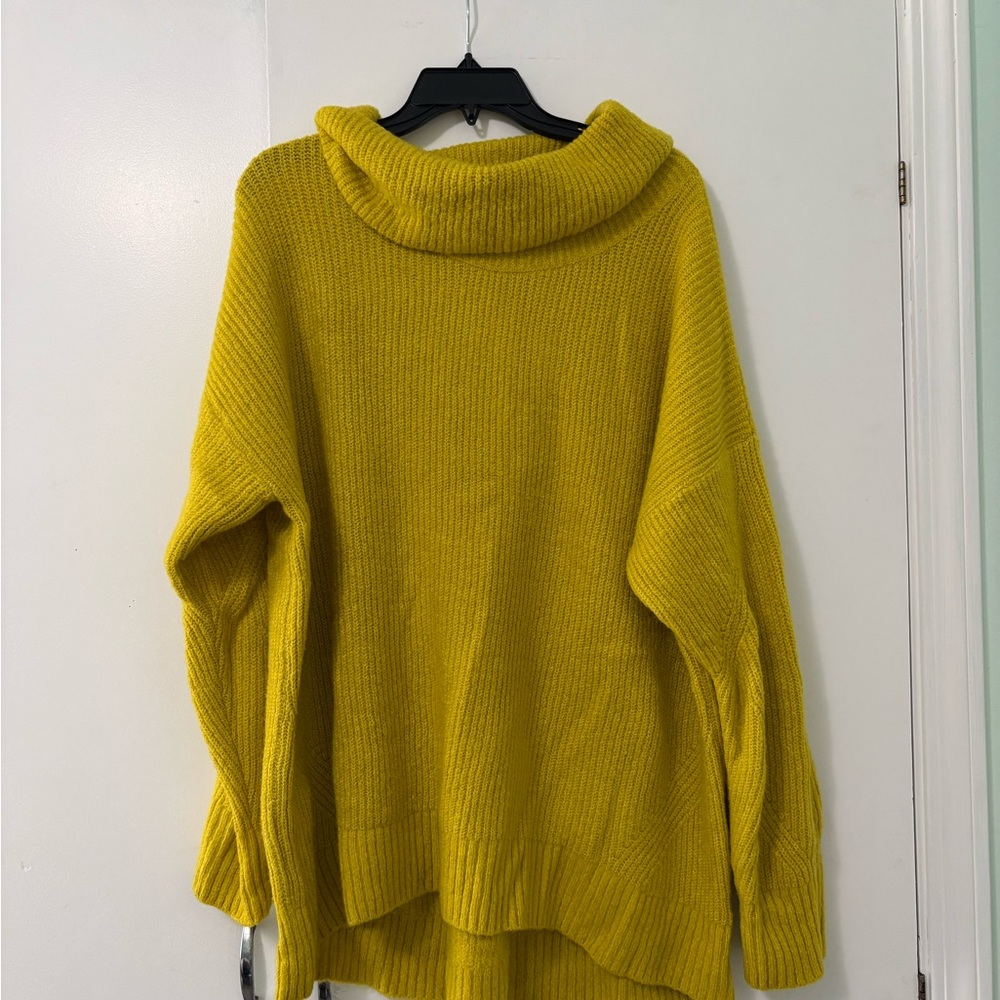 Old Navy Chartreuse oversized Yellow Turtleneck Sweater